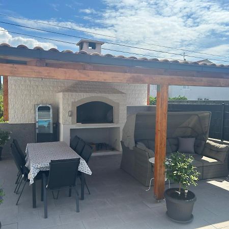 Villa Apartments Aa 1 Trogir Exteriör bild