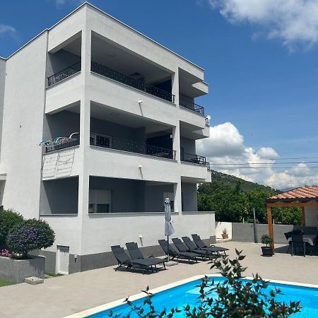 Villa Apartments Aa 1 Trogir Exteriör bild