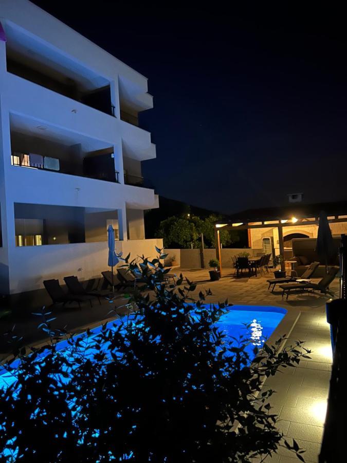 Villa Apartments Aa 1 Trogir Exteriör bild