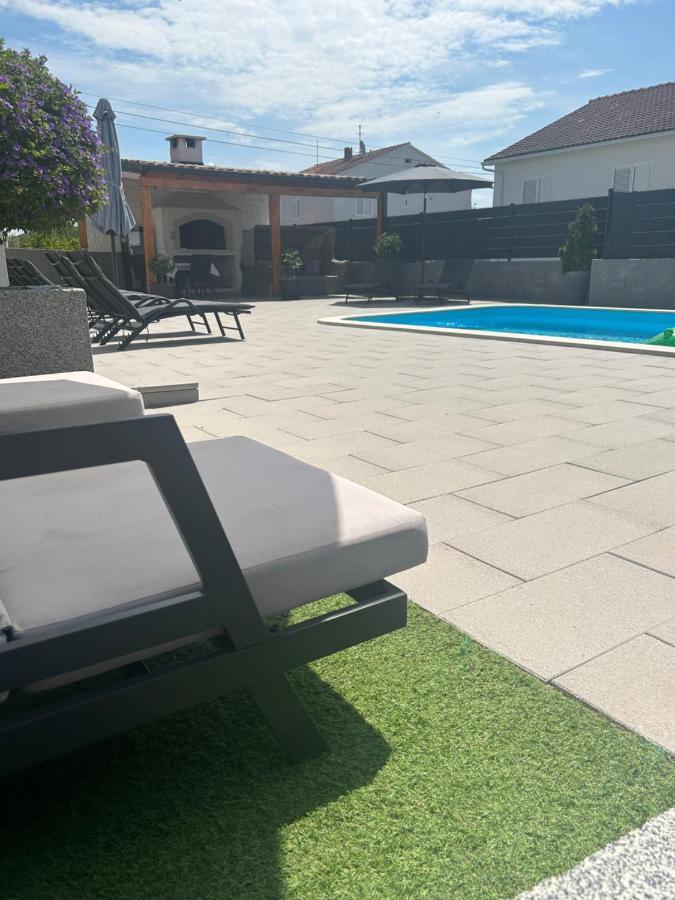 Villa Apartments Aa 1 Trogir Exteriör bild
