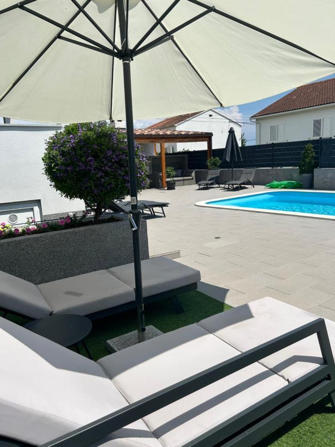 Villa Apartments Aa 1 Trogir Exteriör bild