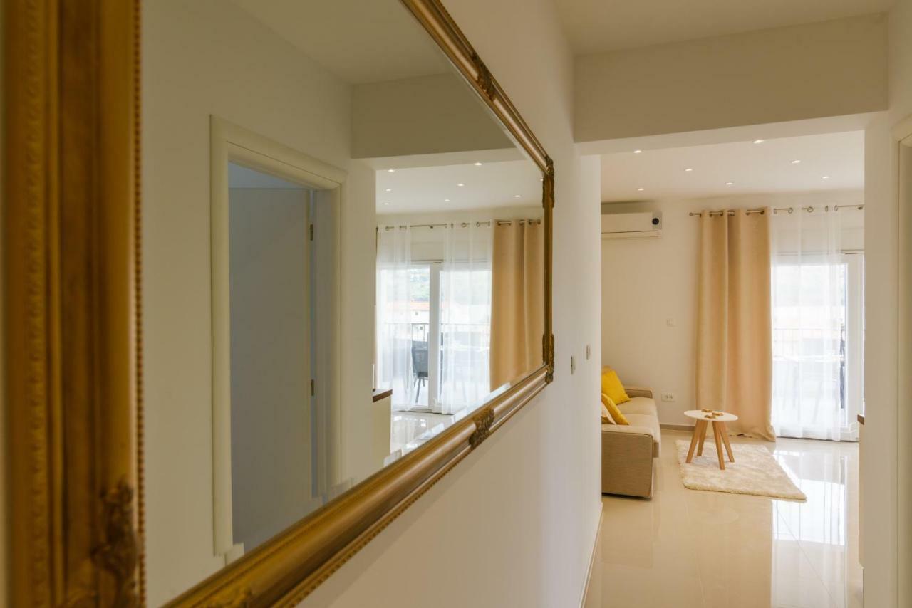 Villa Apartments Aa 1 Trogir Exteriör bild