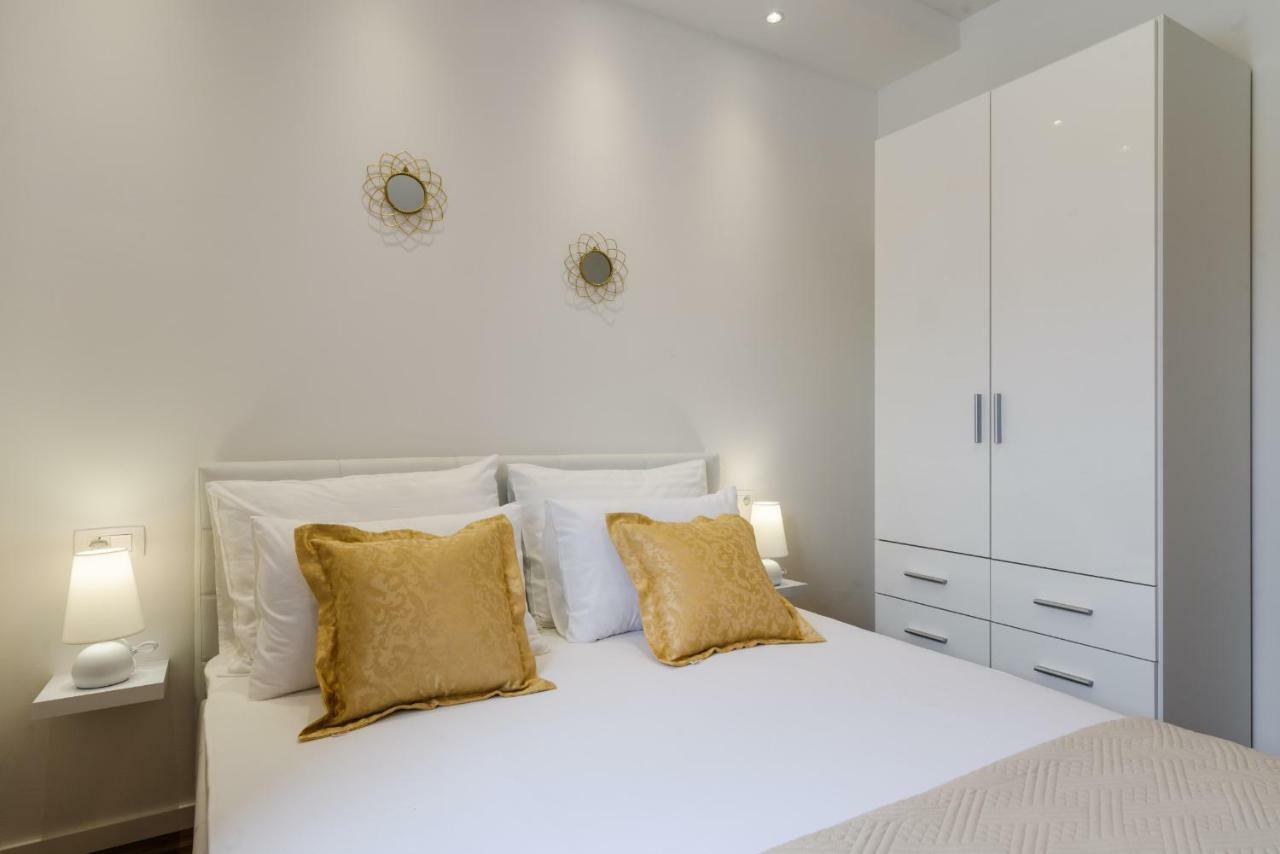 Villa Apartments Aa 1 Trogir Exteriör bild