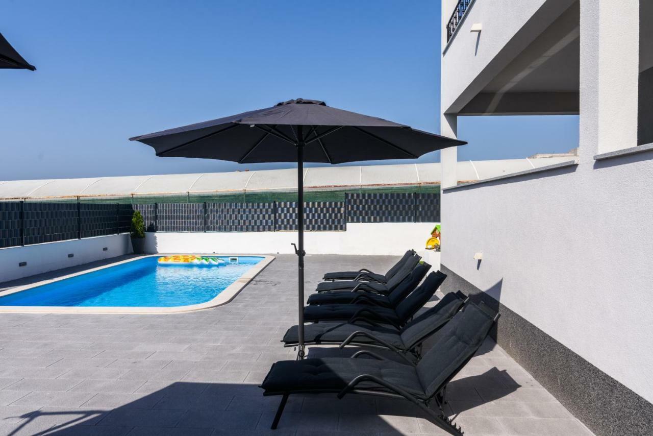 Villa Apartments Aa 1 Trogir Exteriör bild