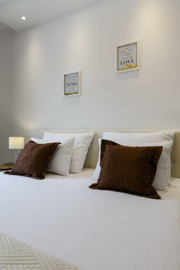 Villa Apartments Aa 1 Trogir Exteriör bild