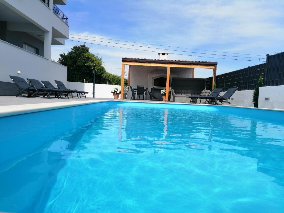 Villa Apartments Aa 1 Trogir Exteriör bild